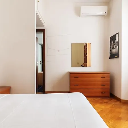 Bilocale In Porta Romana Milano Esterno foto